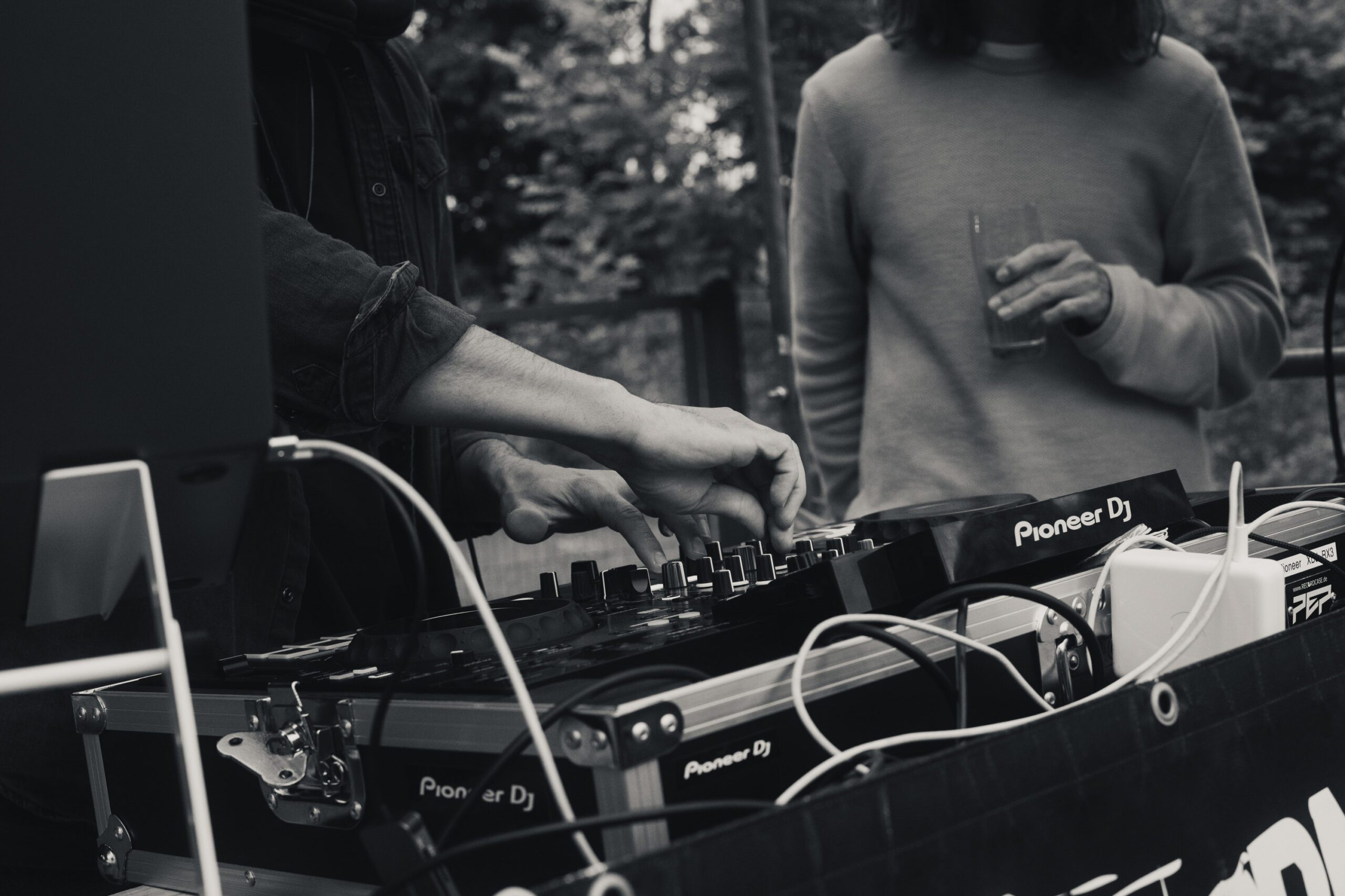 The DJ Trailer auf einer Outdoor-Location